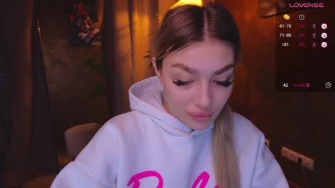 Snapshot of ellamilla chatting on 01-06-25, 05:19 ellamilla online show from 01-06-25, 05:19