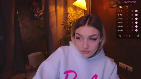 Snapshot of ellamilla chatting on 01-06-25, 08:24 ellamilla online show from 01-06-25, 08:24
