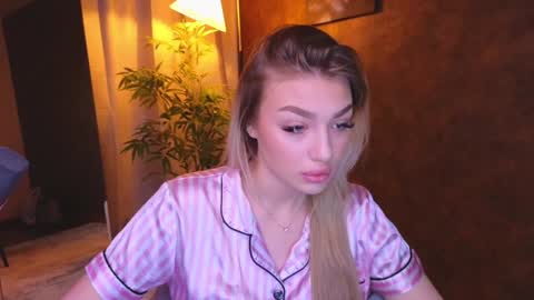 Snapshot of ellamilla chatting on 01-07-25, 08:24 ellamilla online show from 01-07-25, 08:24