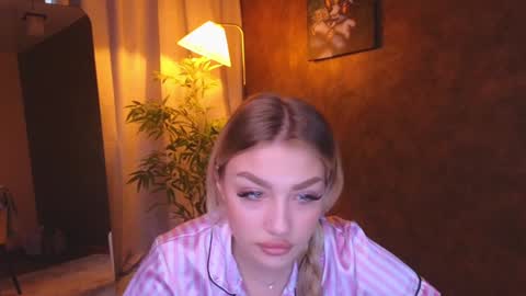 Snapshot of ellamilla chatting on 01-07-25, 11:26 ellamilla online show from 01-07-25, 11:26