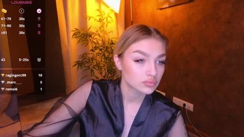 Snapshot of ellamilla chatting on 01-09-25, 08:45 ellamilla online show from 01-09-25, 08:45