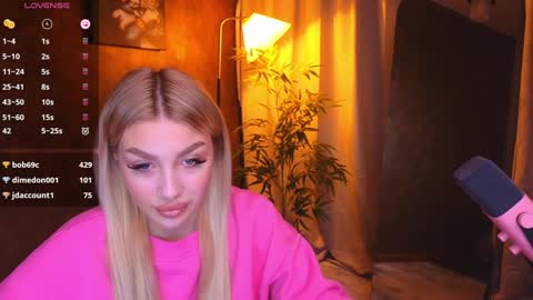 Snapshot of ellamilla chatting on 01-13-25, 08:37 ellamilla online show from 01-13-25, 08:37
