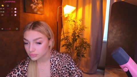 Snapshot of ellamilla chatting on 01-14-25, 09:35 ellamilla online show from 01-14-25, 09:35