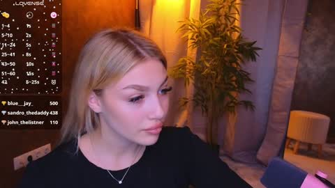 Snapshot of ellamilla chatting on 01-20-25, 08:41 ellamilla online show from 01-20-25, 08:41