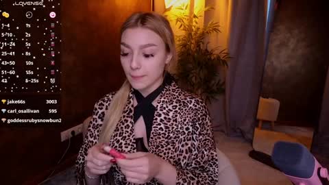 Snapshot of ellamilla chatting on 01-22-25, 11:56 ellamilla online show from 01-22-25, 11:56