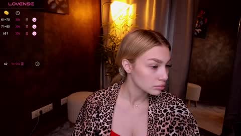 Snapshot of ellamilla chatting on 01-28-25, 08:36 ellamilla online show from 01-28-25, 08:36