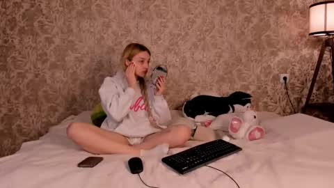 Snapshot of ellamilla chatting on 03-04-25, 07:32 ellamilla online show from 03-04-25, 07:32
