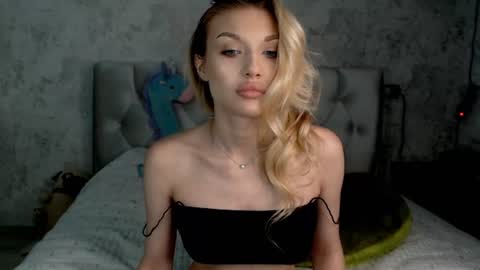 ellamilla online show from 06-23-26, 12:36