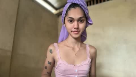 ELLA online show from 05-16-26, 03:14