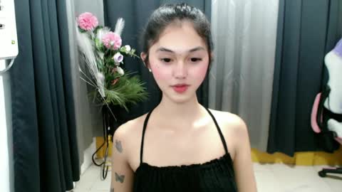 ELLA online show from 06-21-26, 01:57