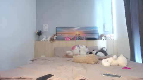 Snapshot of ellamirax chatting on 06-28-26, 03:01 Ella Mira online show from 06-28-26, 03:01