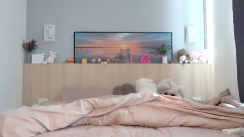 Snapshot of ellamirax chatting on 08-03-26, 02:10 Ella Mira online show from 08-03-26, 02:10