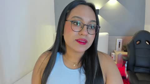 Ella online show from 01-04-25, 04:12