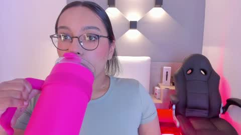 Ella online show from 01-08-25, 04:12
