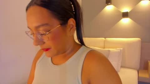 Ella online show from 09-25-25, 10:52