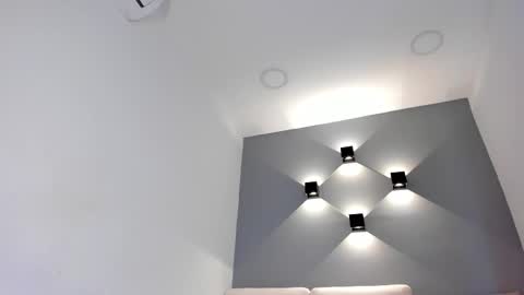 Ella online show from 10-01-25, 10:43