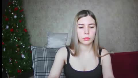 EllaNuar online show from 01-09-25, 02:01