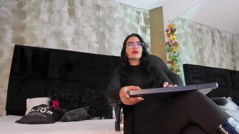  ella  online show from 01-08-25, 11:32
