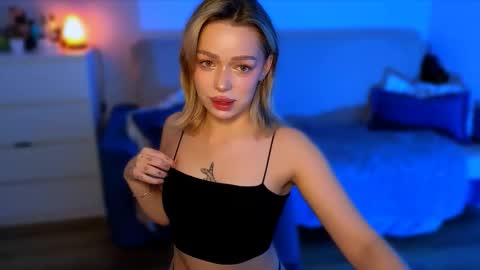 Snapshot of ellatwox chatting on 11-10-25, 05:17 Ella online show from 11-10-25, 05:17