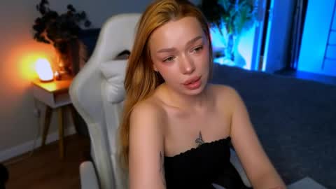 Snapshot of ellatwox chatting on 05-22-26, 06:20 Ella online show from 05-22-26, 06:20