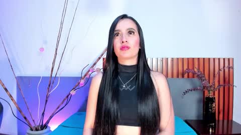 Ella VillaLuna online show from 01-14-26, 01:55