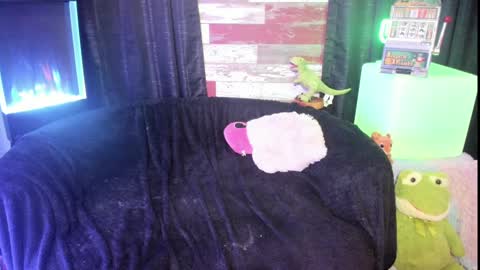 ELLE online show from 01-22-25, 10:59