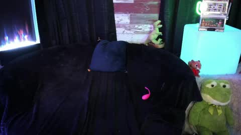 Snapshot of elle4you chatting on 03-22-26, 07:17 ELLE online show from 03-22-26, 07:17