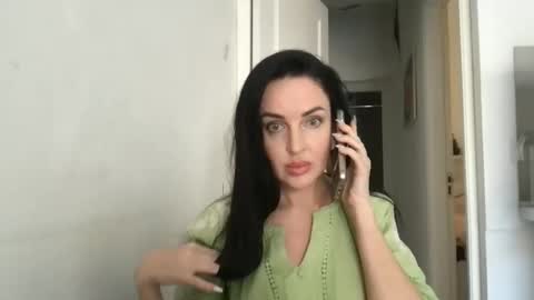 Snapshot of elle_melle chatting on 01-12-25, 03:57 elle_melle online show from 01-12-25, 03:57