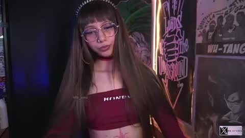 follow me on instagram .    online show from 10-17-25, 06:10