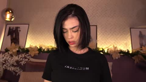 Elle Diane online show from 12-30-24, 01:04