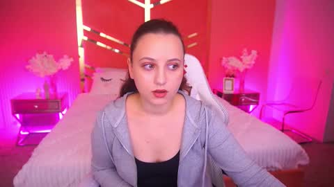 elleebloom online show from 11-03-25, 02:29