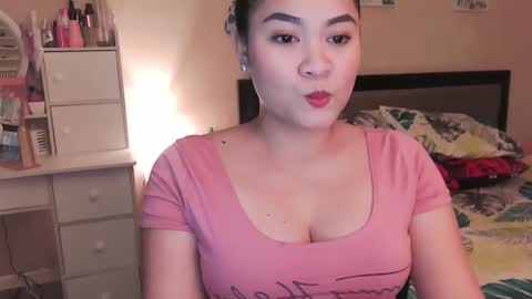 Snapshot of elleelle123 chatting on 12-02-24, 11:45 Ann online show from 12-02-24, 11:45