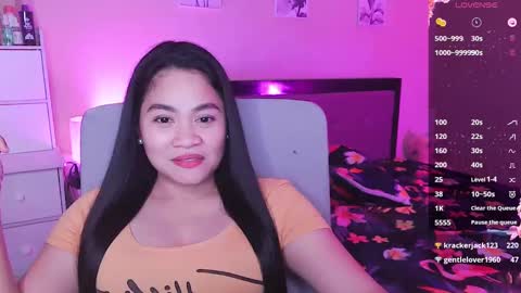 Snapshot of elleelle123 chatting on 12-29-24, 04:48 Ann online show from 12-29-24, 04:48