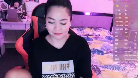 Snapshot of elleelle123 chatting on 10-08-25, 12:19 Ann online show from 10-08-25, 12:19