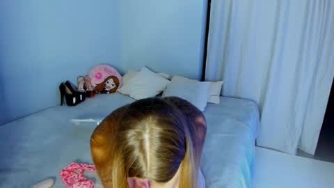 Snapshot of ellenmays chatting on 02-14-25, 02:33 Ellen online show from 02-14-25, 02:33