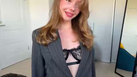 Snapshot of elli_harmon chatting on 09-17-25, 01:02 Ellie --- Ill see you either on Friday or Saturday and definitely on Sunday online show from 09-17-25, 01:02