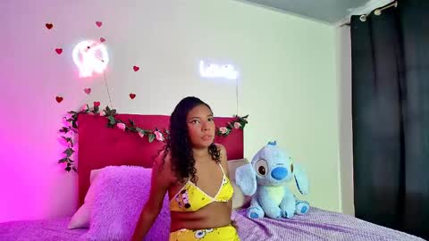 Snapshot of ellie_cute7 chatting on 05-30-26, 07:22 ellie_cute7 online show from 05-30-26, 07:22