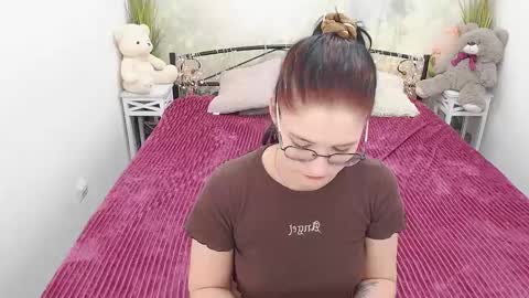 ellie_magic online show from 03-06-25, 05:22