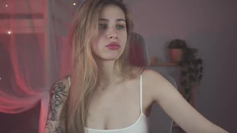 elliecutes online show from 11-22-25, 08:57