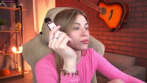 elliecutes online show from 05-04-26, 05:47