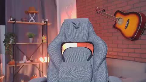 elliecutes online show from 06-20-26, 09:23