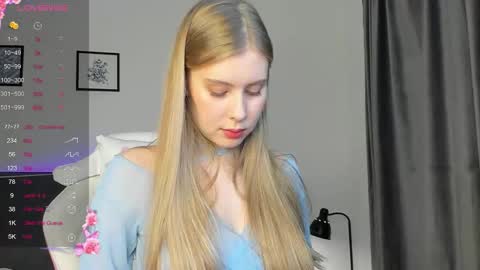 Snapshot of elliedi chatting on 10-11-25, 07:23 elliedi online show from 10-11-25, 07:23