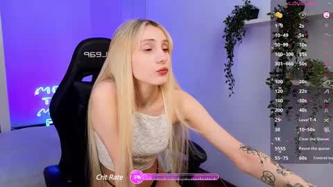 Snapshot of elliefrost chatting on 02-06-25, 09:49 elliefrost online show from 02-06-25, 09:49