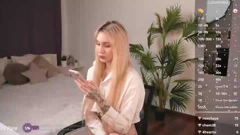 Snapshot of elliefrost chatting on 02-28-25, 01:47 elliefrost online show from 02-28-25, 01:47