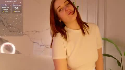 Snapshot of elliegarson__ chatting on 03-21-26, 05:38 elliegarson__ online show from 03-21-26, 05:38