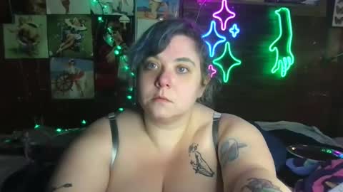 Ellie Louise online show from 01-05-25, 03:00