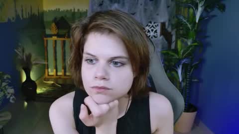 elliemurler online show from 10-31-25, 02:40