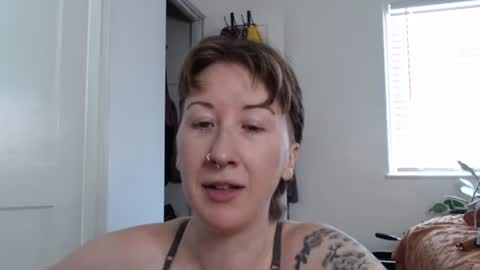 Ellie Rowyn online show from 05-19-26, 08:04