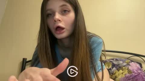 Snapshot of elliewalkersdreamgirl chatting on 12-24-24, 08:16 Effie1818 online show from 12-24-24, 08:16