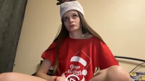Snapshot of elliewalkersdreamgirl chatting on 12-26-24, 12:46 Effie1818 online show from 12-26-24, 12:46